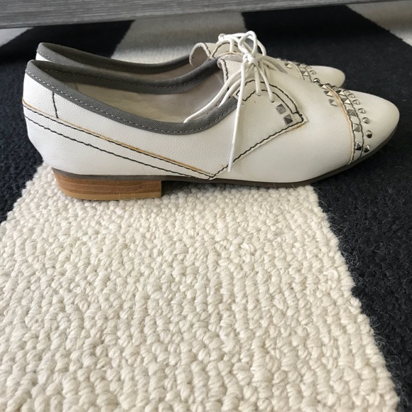 White studded man tailored Oxford shoes - Picture 2 of 3